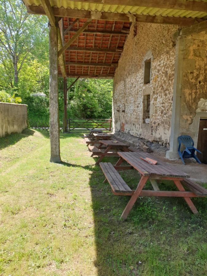 La Croix Gites Pressignac Exterior foto