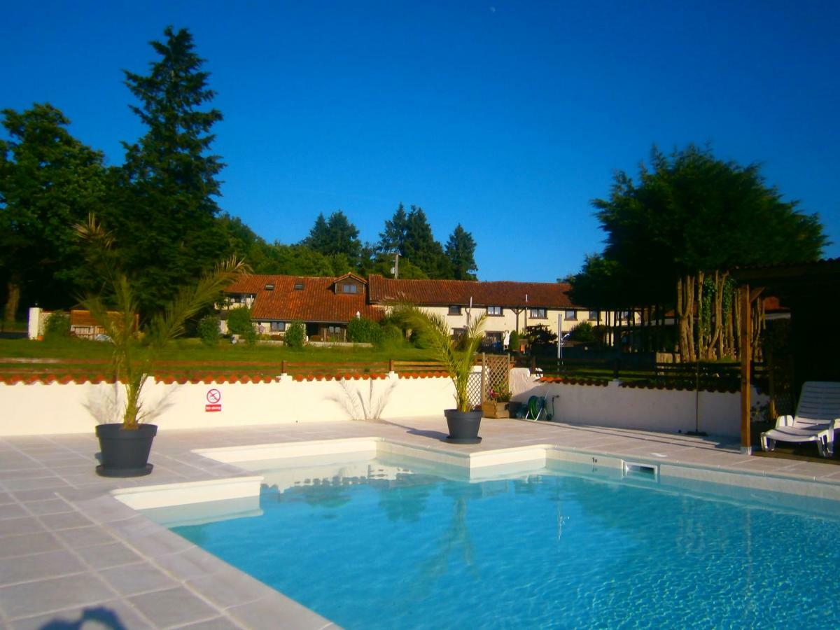 La Croix Gites Pressignac Exterior foto