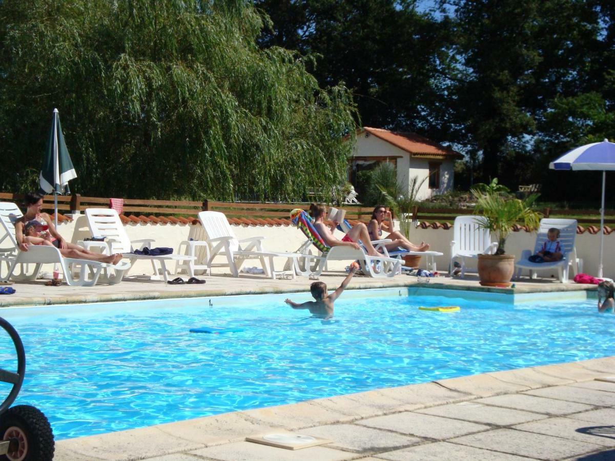 La Croix Gites Pressignac Exterior foto